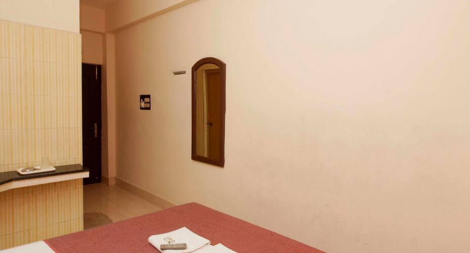 Aditya Guest House, Alibaug 4